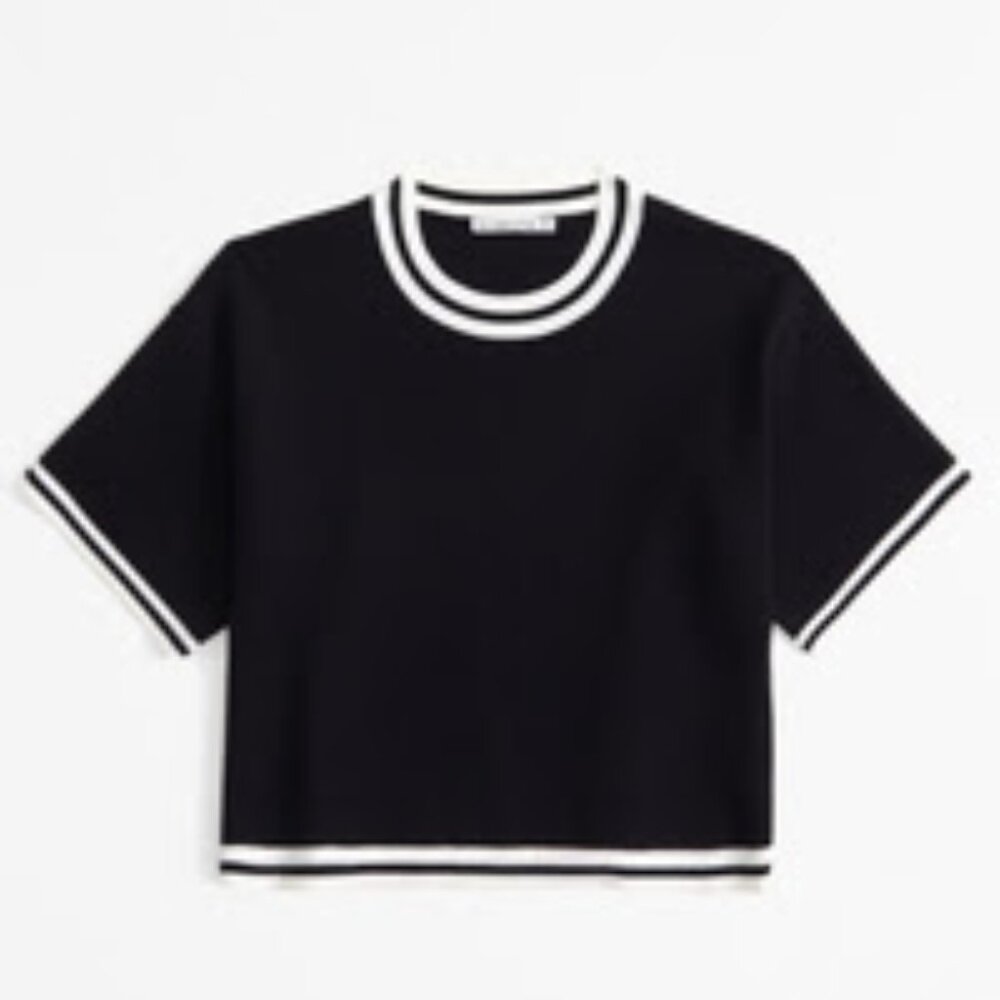 Abercrombie Women’s LuxeLoft Sweater Tee in Black (Size M)